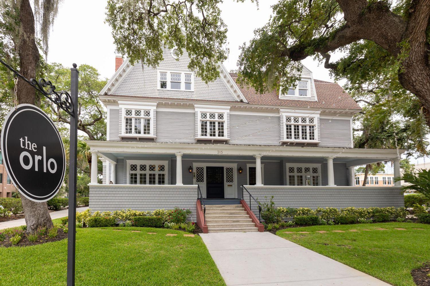 The Wedding Website of Sophia Monzon and Jalen Torres