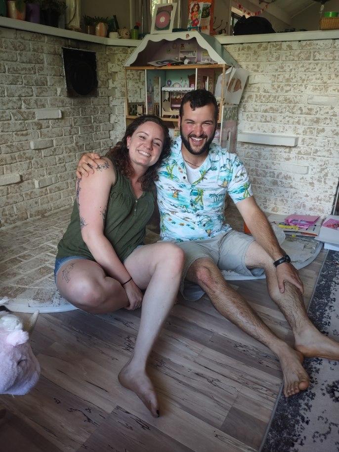 This was from the third date, aka the first time Eli met ALL of my siblings and the nieces and nephew. He really wanted to impress my family, so obviously Hawaiian shirt was the way to go. It worked😉