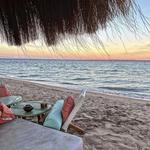 Beaches/pools where you can spend the day