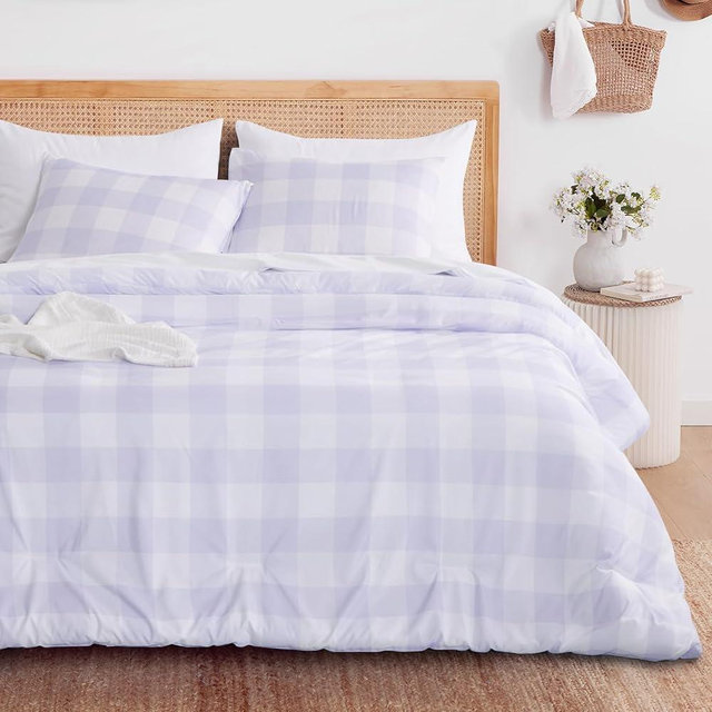 Wake In Cloud - Gingham Comforter Set, Plaid Buffalo Check Checkered Cottagecore Cute Geometric, Soft Lightweight Bedding, 3 Pieces, Light Purple, Queen Size