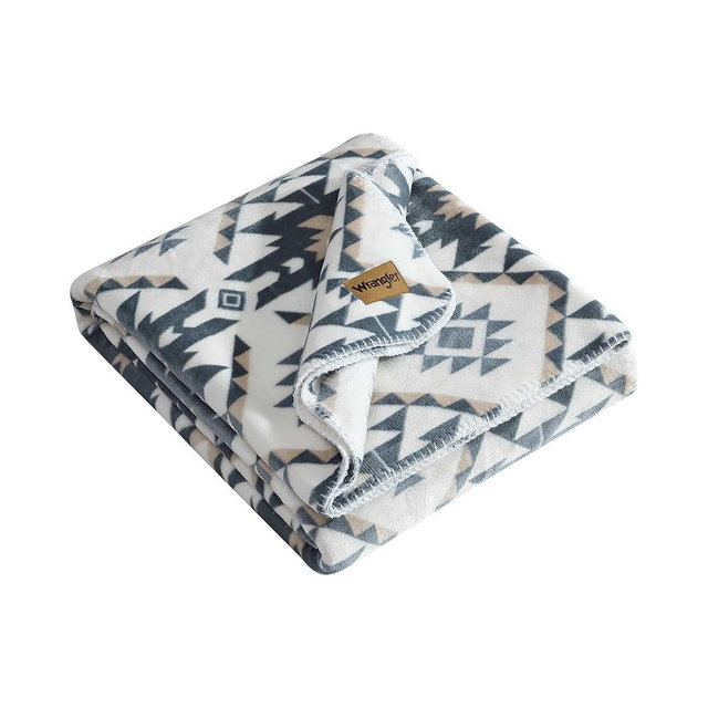 Wrangler - Twin Blanket, Soft Reversible Plush Fleece Bedding, Perfect for Layering, Yellowstone Inspired, Dorm Essentials (Dakota Grey)