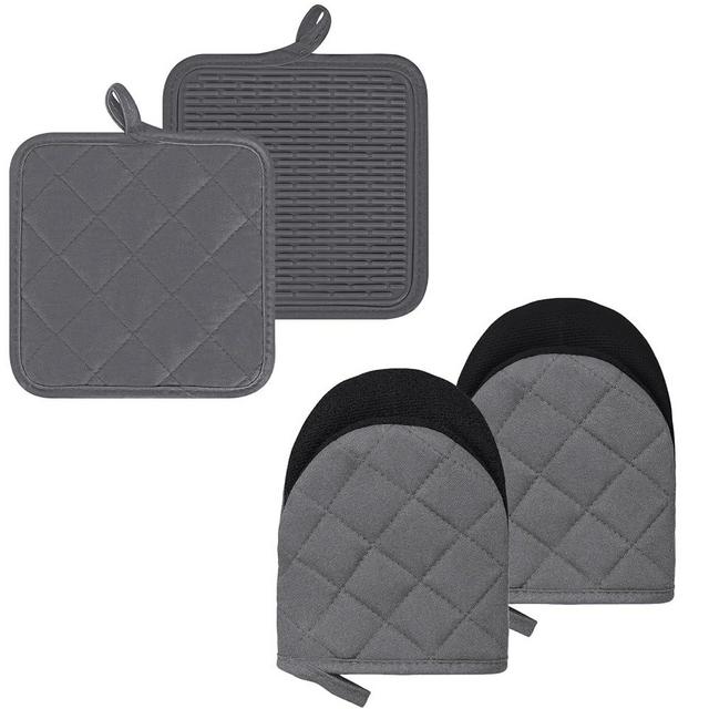 Oven Mitts and Pot Holders Set, Pack of 4, Heat Resistant Silicone Kitchen Mini Oven Mittens for 500 Degrees, Mini Oven Gloves and Hot Pads for Baking Grilling Barbecue Microwave Machine Washable