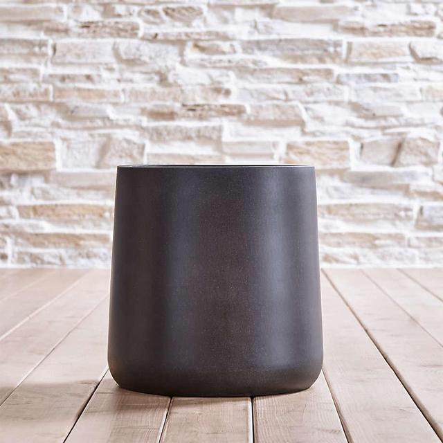 Saabira Fiberstone 15.5" Tall Planter