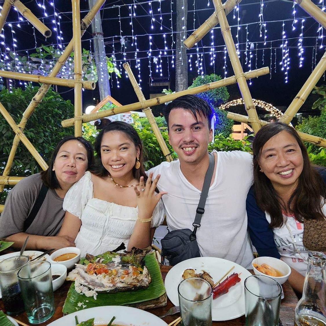 Before Sal proposed to Fae in Hawaii, he asked Fae’s HUGE family in the Philippines for their blessing in a traditional way called “pamamanhikan”.