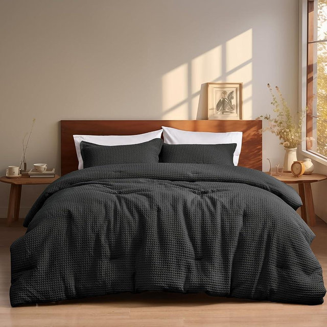 PHF 3 Pieces Waffle Weave Comforter Set King Size, Lightweight Breathable Comfy Bedding Set for All Season, Ultra Soft Textured Comforter Set with 2 Pillow Shams, Black