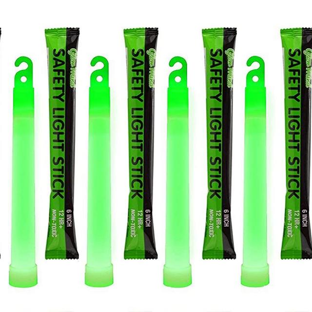 Glow Mind 20 Industrial Grade Glow Sticks, 6 Inch Ultra Bright Emergency Light Sticks with +12 Hours Duration (Green)