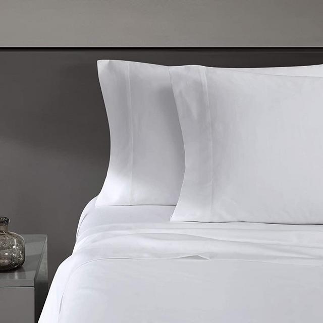 Vera Wang | Sateen Collection | 4-Piece Sateen Weave Sheet Set - Premium 800 Thread Count, Cozy, Silky-Smooth and Softer After Each Wash, Queen, White