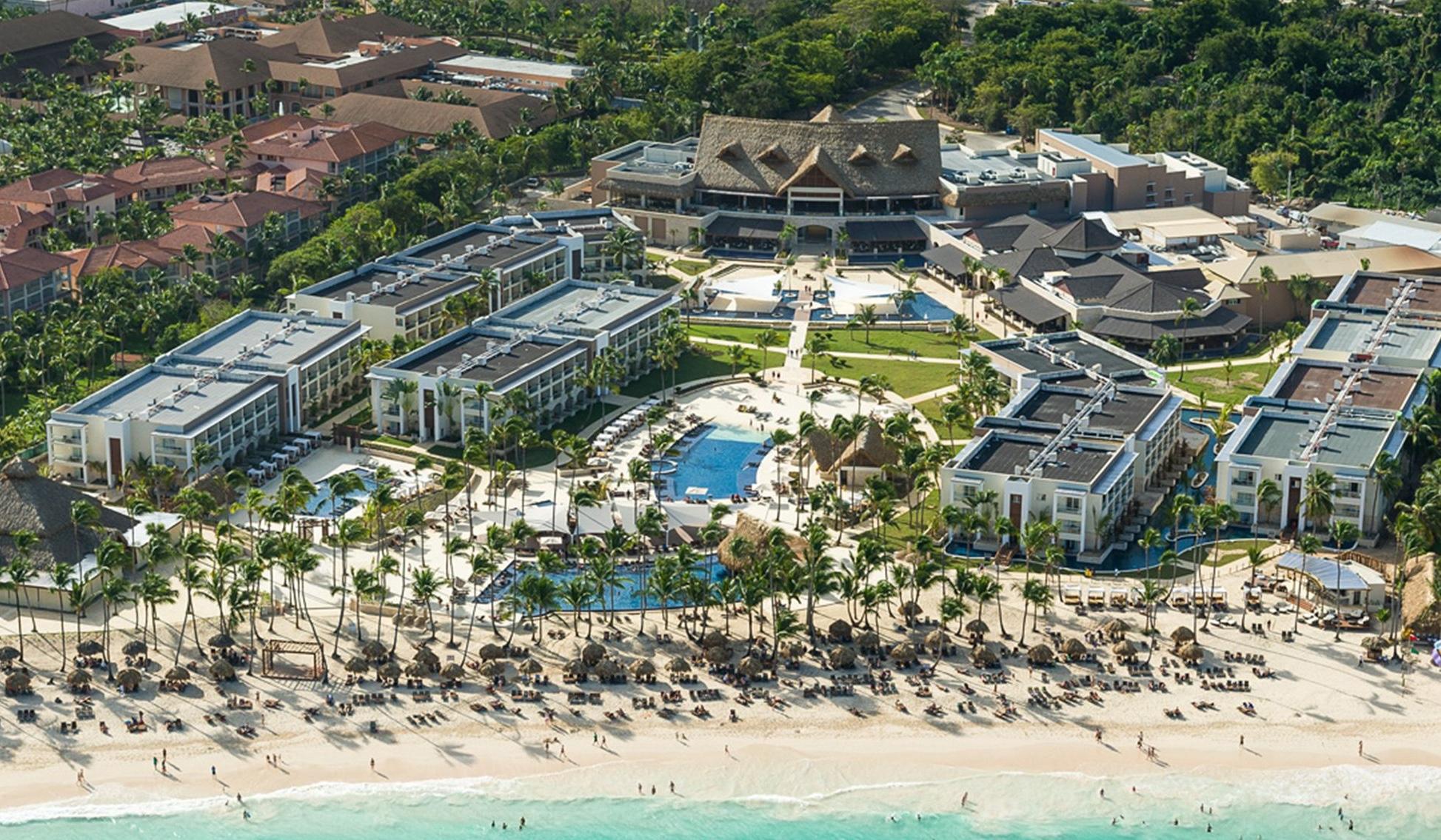 The Wedding Website of Izzy Hunt and Zac Chavez