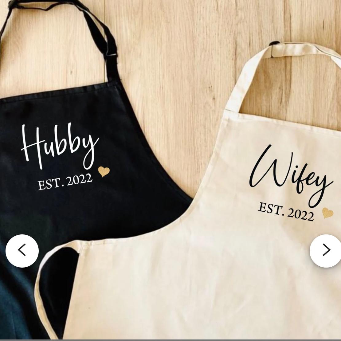 Set of 2 Hubby and Wifey Personalised Adult Aprons With or Without Pocket, Any Name or Wording. Choice of Colours. Wedding Gift, Mr and Mrs