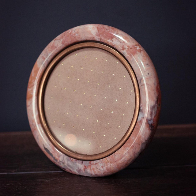 Circular Midcentury Photo Frame in Pink Purple Veined Marble - Vintage Round Brass & Stone Desktop Frame