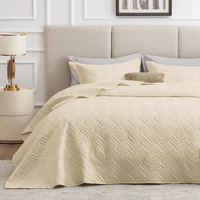 Love's cabin Quilts for Queen Bed Camel Bedspreads Bedding Set - Summer Quilt Lightweight Microfiber Bedspread - Wave Pattern Bedding Coverlet for All Season - 3 Piece (1 Quilt, 2 Pillow Shams)