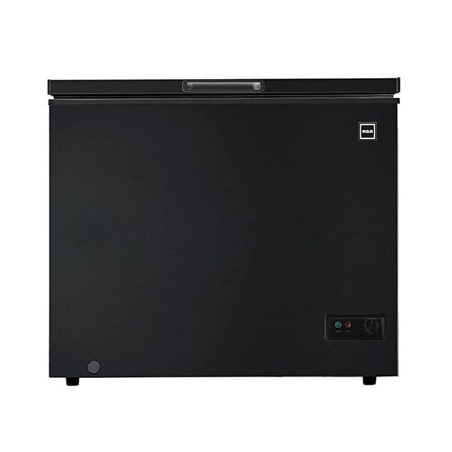 Igloo FRF470-BLACK 7.1 cu. ft. Chest Freezer, Black