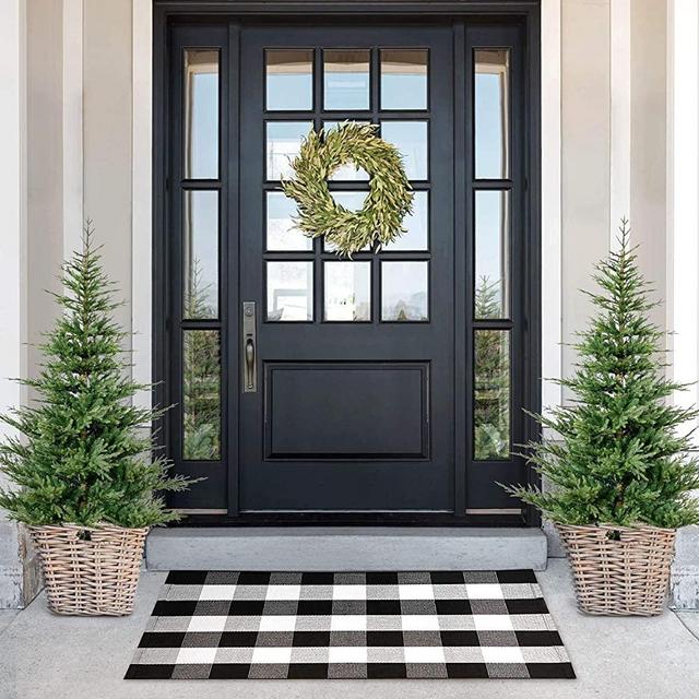 Lili Rey Buffalo Plaid Rug - 28" x 44" Black and White Outdoor Rug, Buffalo Plaid Outdoor Rug, Front Porch Rugs, Buffalo Check Rug Outdoor, Black and White Checkered Rug, Layered Door Mats Outdoor