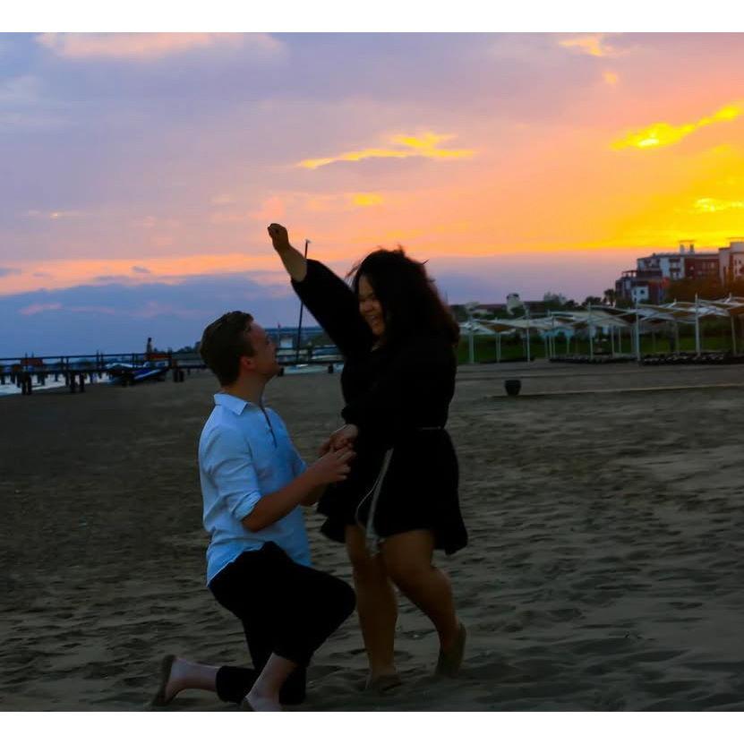 Bas proposing in Antalya, Turkey