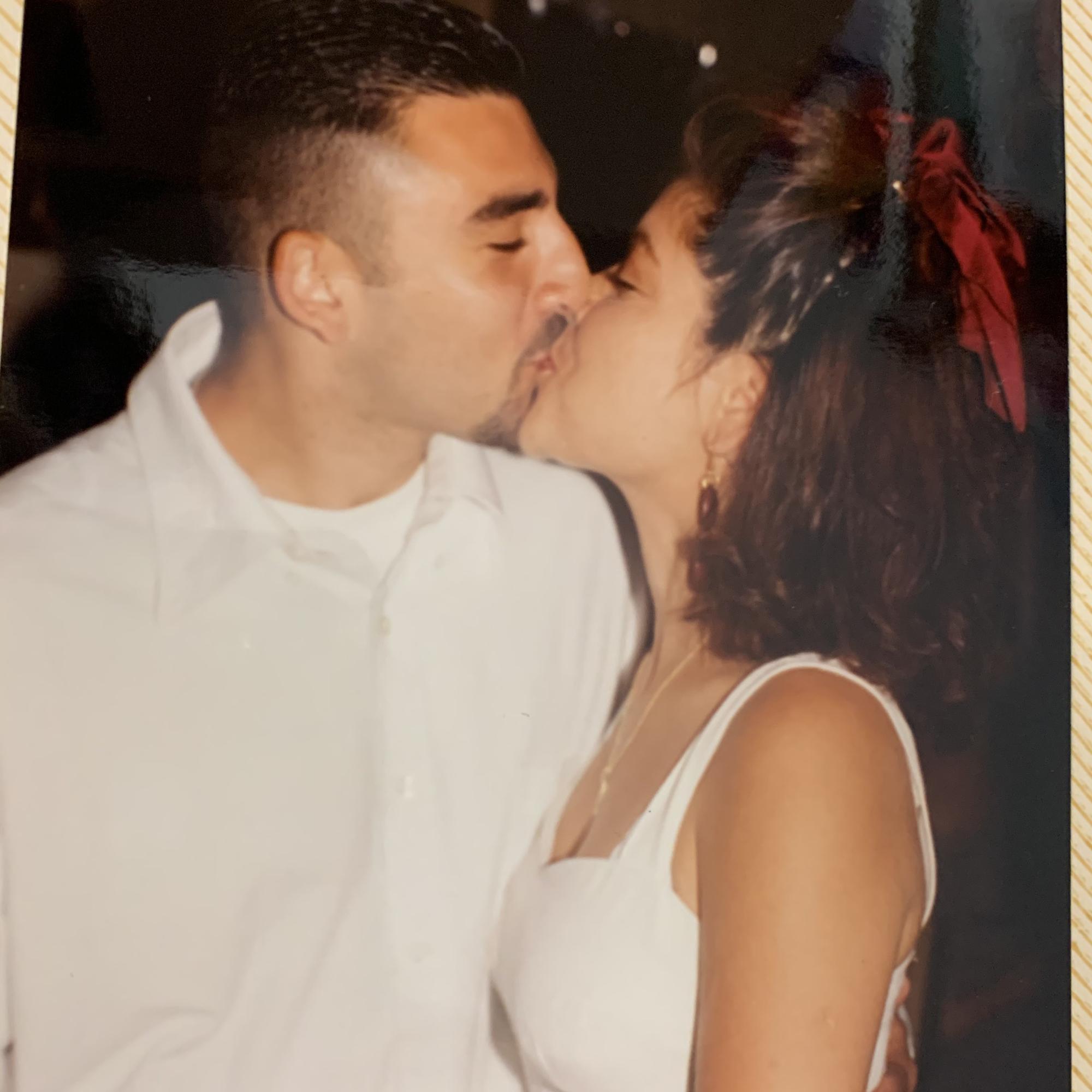Kiss after our Civil Wedding
El Beso despues de la boda por el Civl