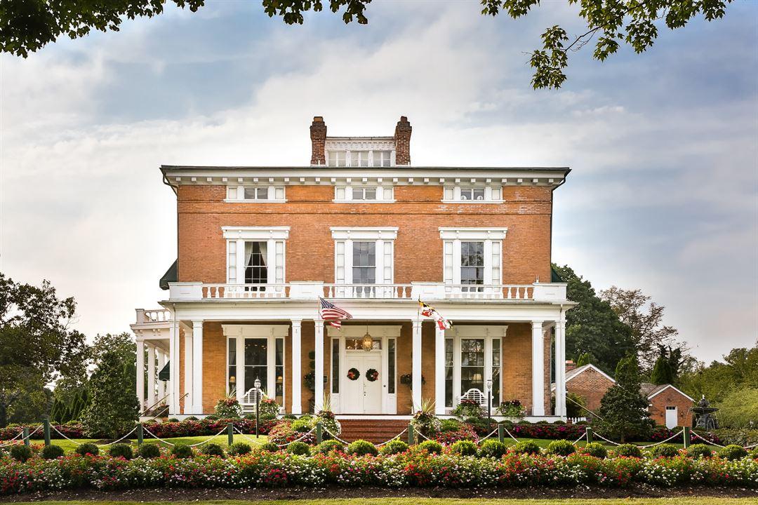 The Wedding Website of Kaitlyn Vellon and Kevin Girten
