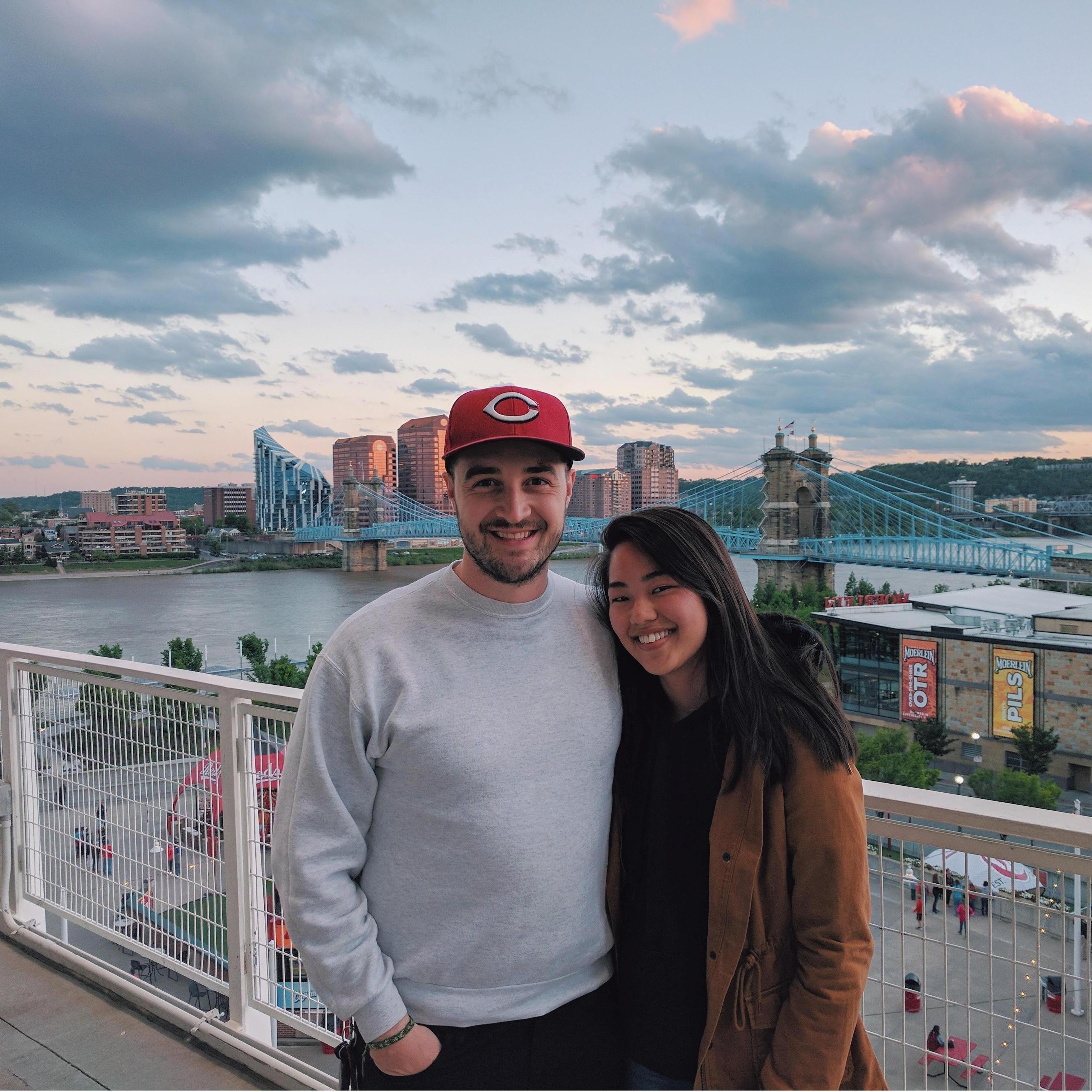 Touch down in Cincinnati. First American baseball game for Cindy and meeting Bruce's parents for the first time! Cincinnati, OH Spring 2017
オハイオのシンシナティレッズのゲームを見に。この日初めてブルースの両親に会いました。
