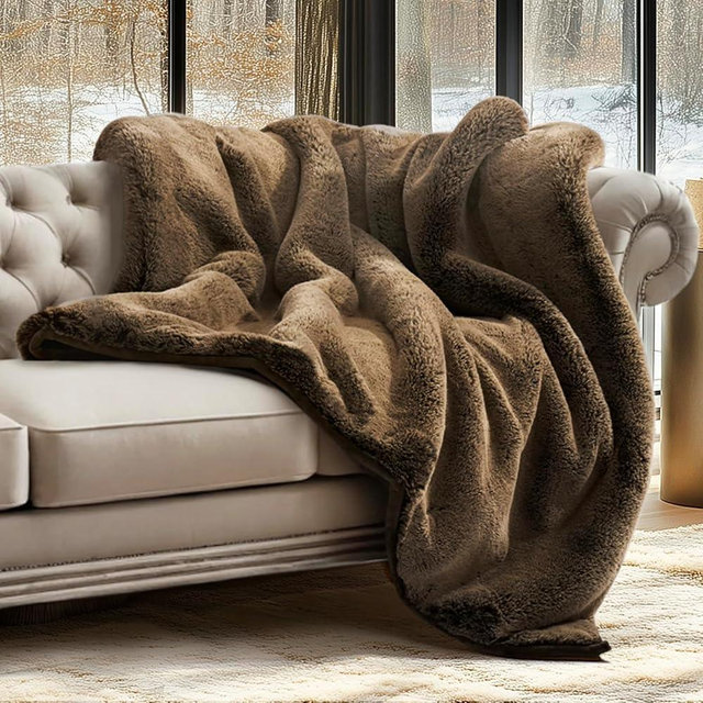 EVERGRACEHOME Luxury Soft Faux Chinchilla Fur Throw Blanket for Couch, Warm Thick Heavy Winter Throw Blanket 1220GSM for Bed, Fluffy Cozy Mink Blanket with Reversible Velvet, Brown Sable, 60"x80"