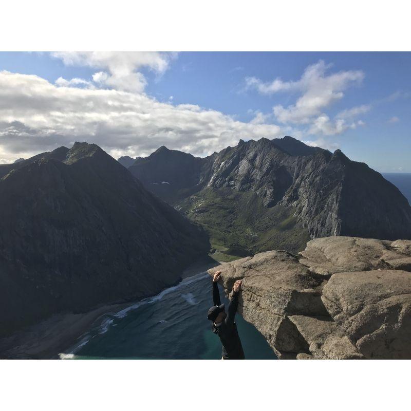 Moskenes, Norway | Looks like a cliff. Not a cliff.