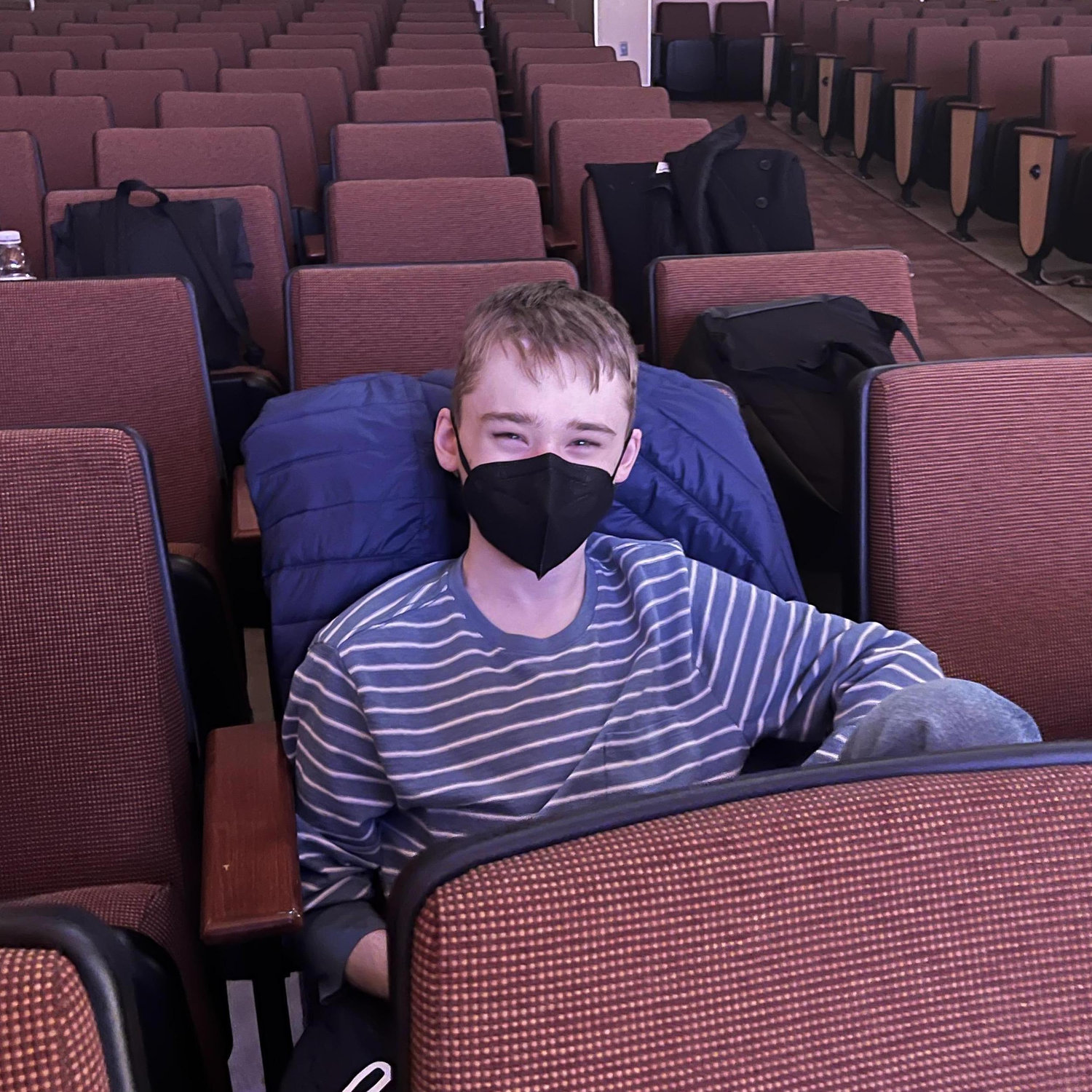 Oscar (Eddie) is watching the run-through