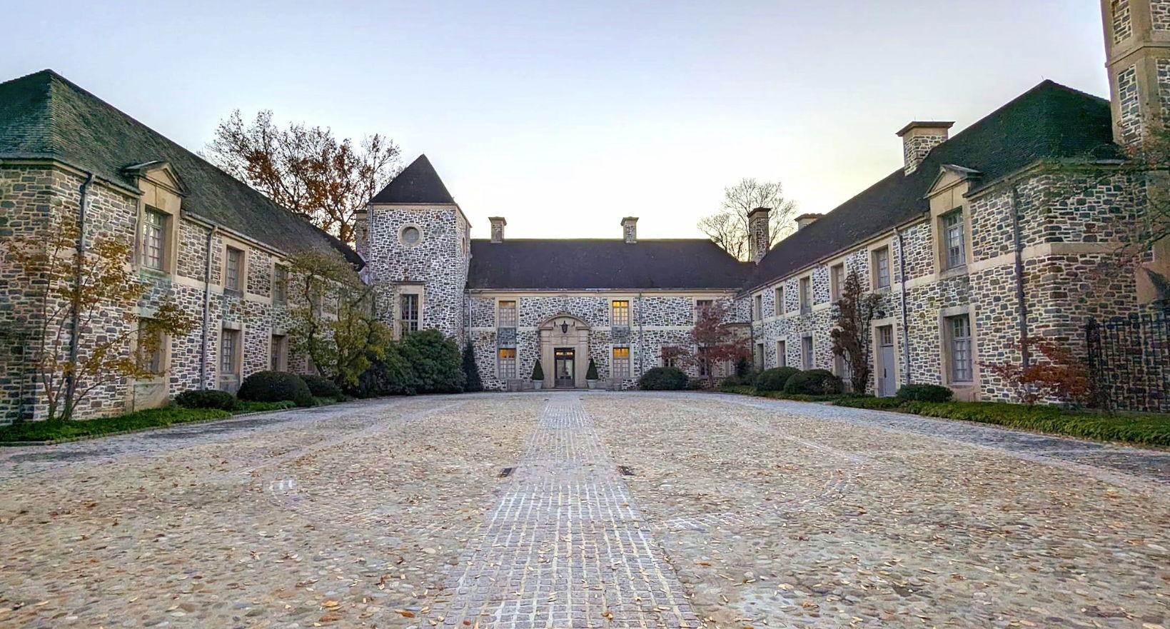 The Wedding Website of Julien McGonigal and Taylor Finocchiaro
