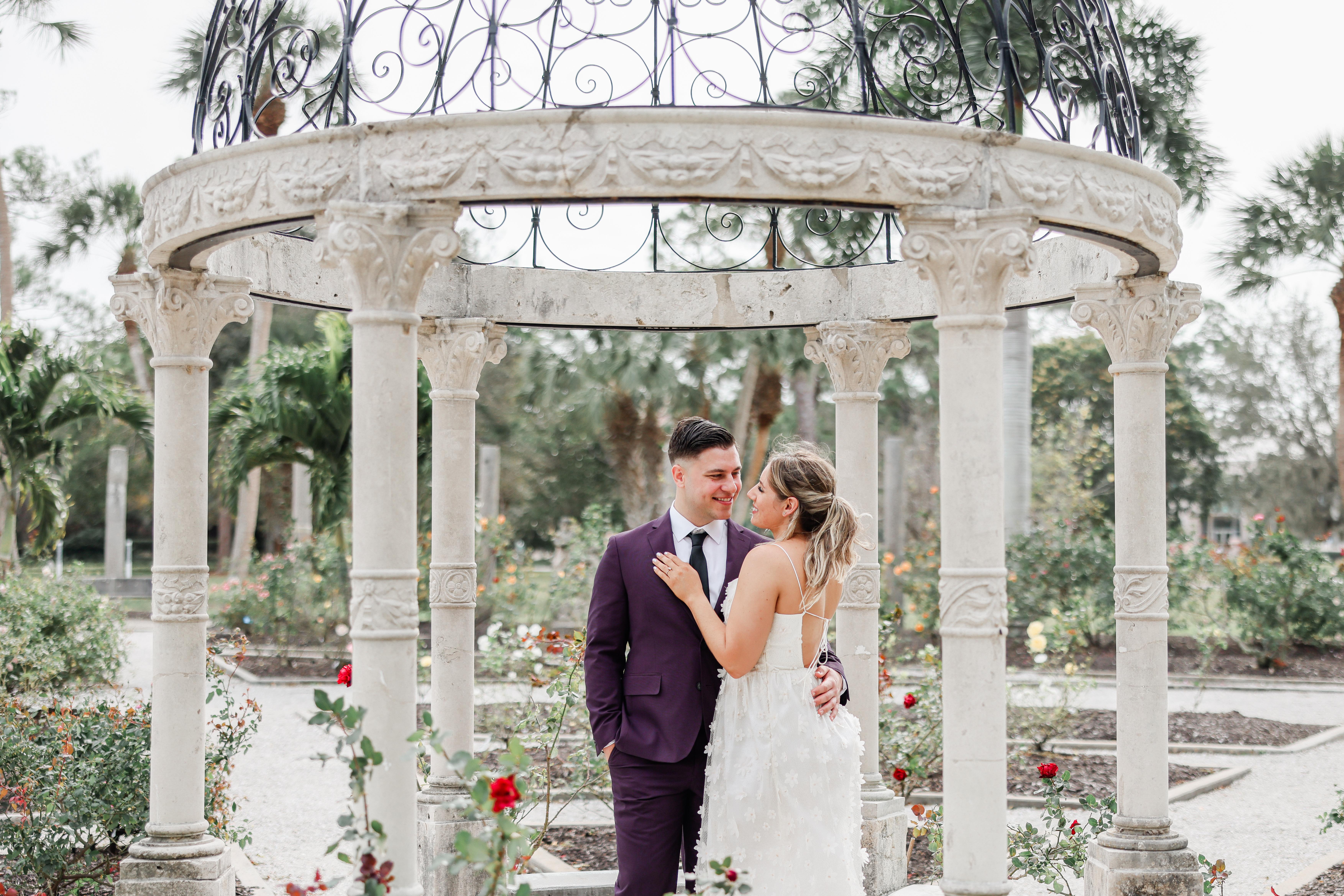The Wedding Website of Lindsey Johns and Nick Slimick