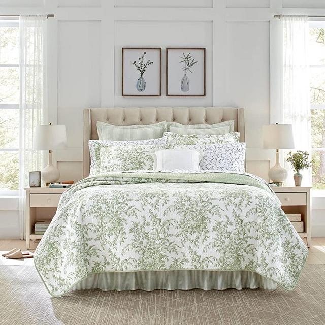 Laura Ashley - King Quilt Set, Reversible Cotton Bedding with Matching Shams, Lightweight Home Decor for All Seasons (Bedford Green/Off-White, King)