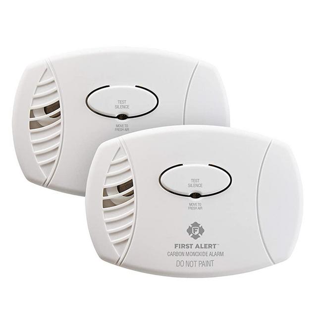 First Alert Carbon Monoxide Detector|No Outlet Required, Battery Operated, 2-Pack, CO400