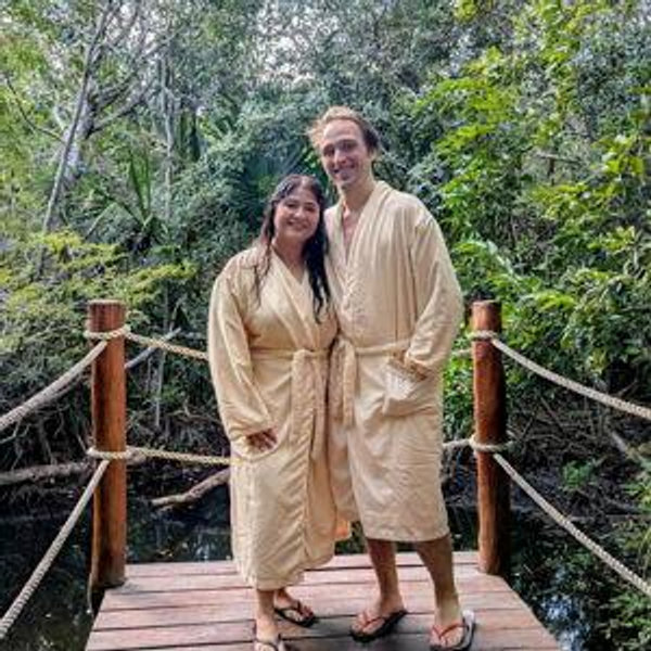 Couples massage to relax before the big day!