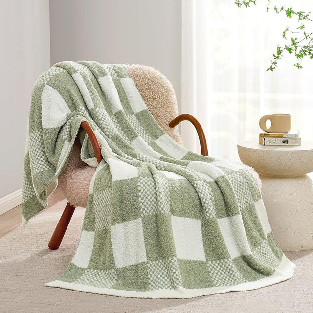 Snuggle Sac Checkered Blanket, Sage Green Throw Blanket for Couch Checker Microfiber Warm Fuzzy Cozy Soft Oversized Throw XL Reversible Checkerered Blankets for Sofa, Chair, Bed, 50x70 inches