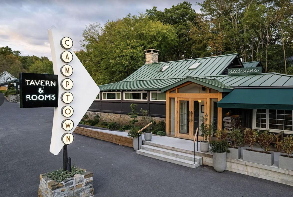 The Wedding Website of Corri Plunkett and Riley Murphy