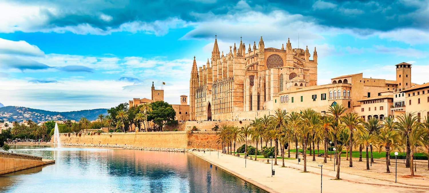 The Wedding Website of Kassandra Martínez de la Vega and Pedro Luis Fernández Gamboa
