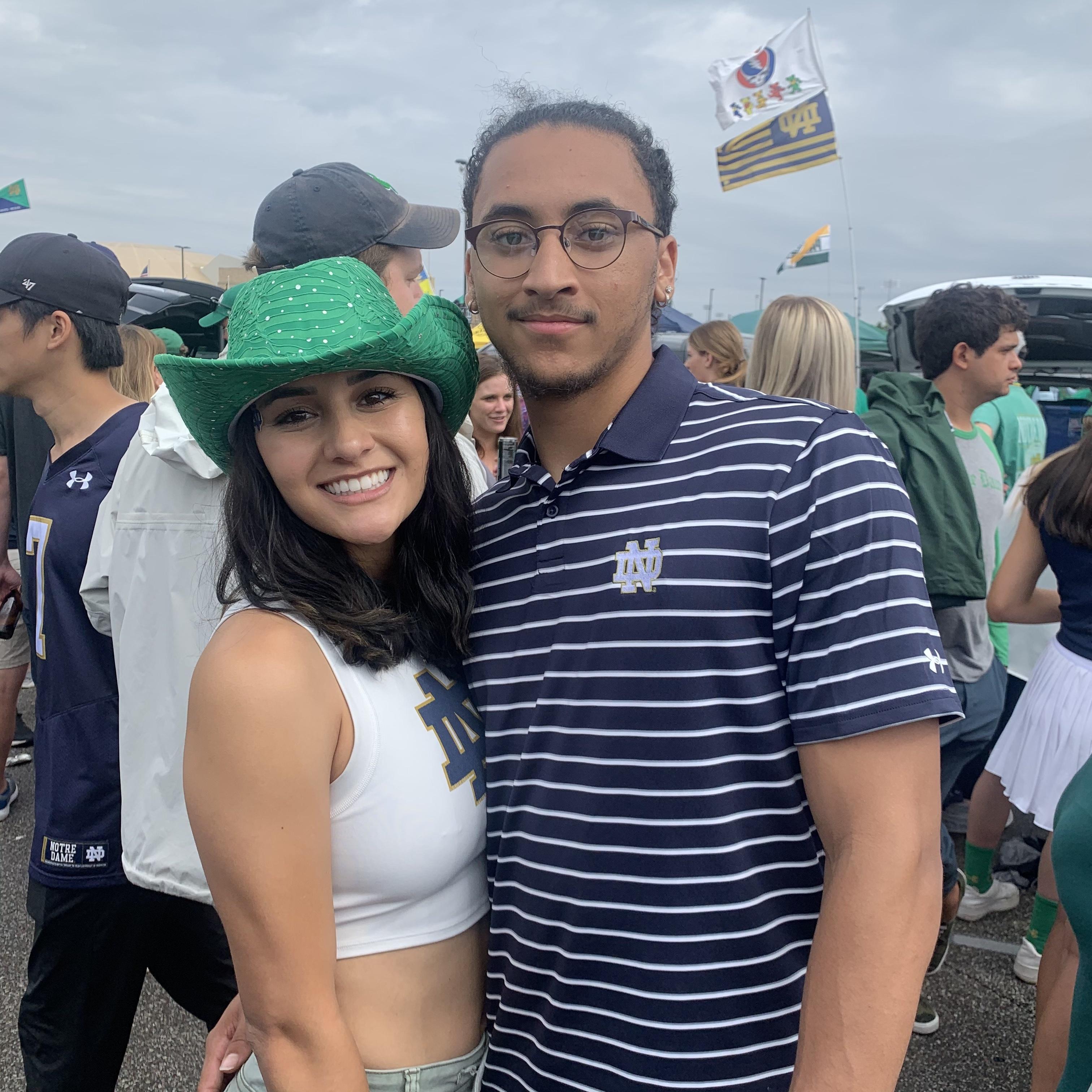Notre Dame tailgate!
¡Tailgate de Notre Dame!