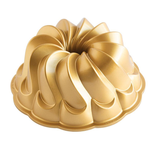 Nordic Ware Pirouette Bundt