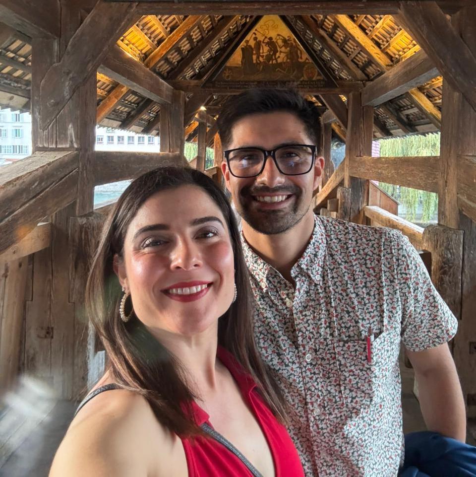 Paseando por el puente más antiguo de Lucerna, ese día fue mi cumpleaños!