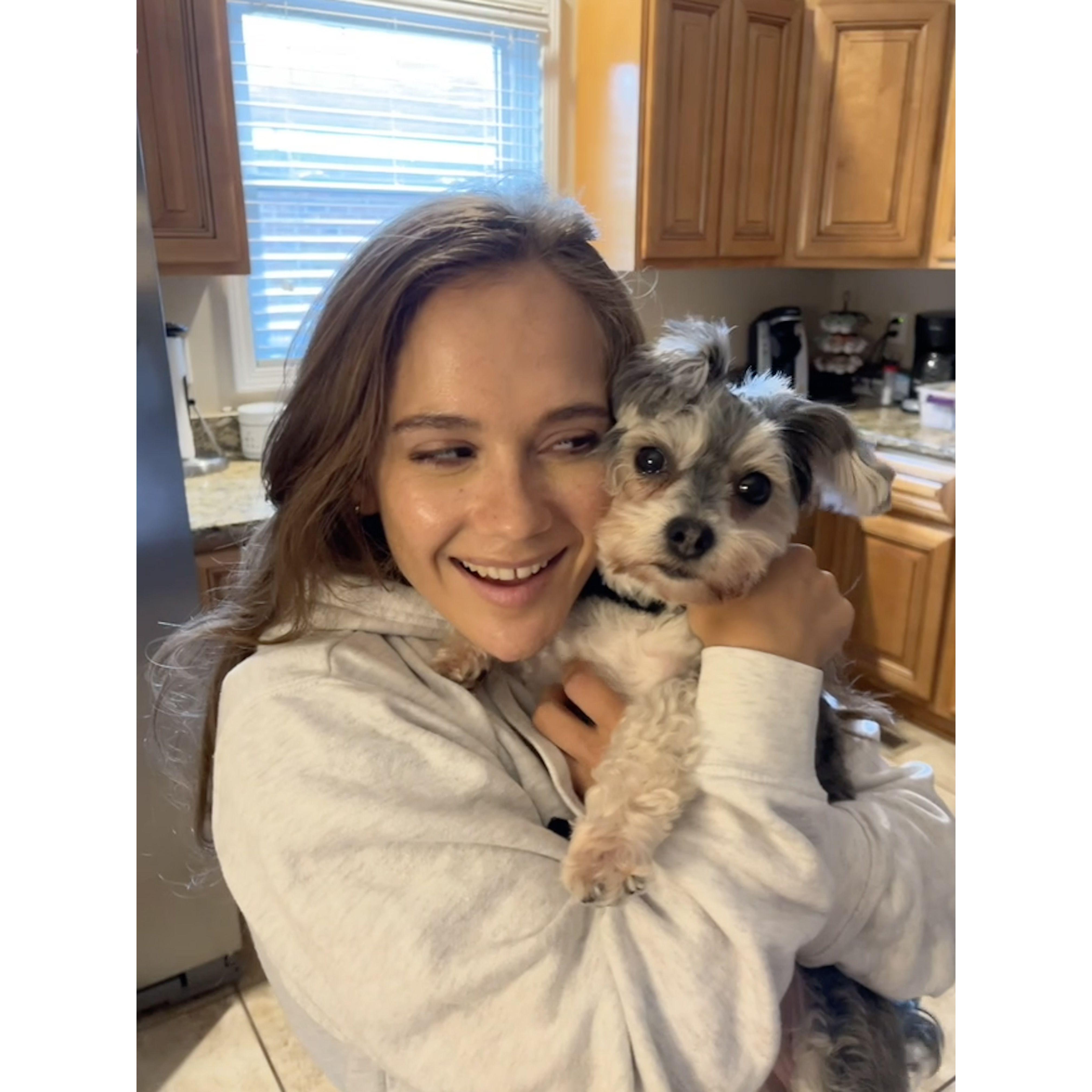 Shiloh approves of Chelsea.