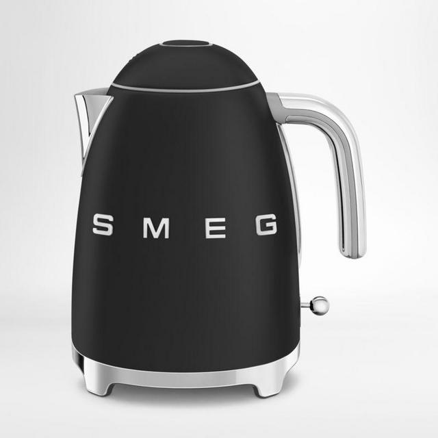 Smeg Matte Black Electric Tea Kettle