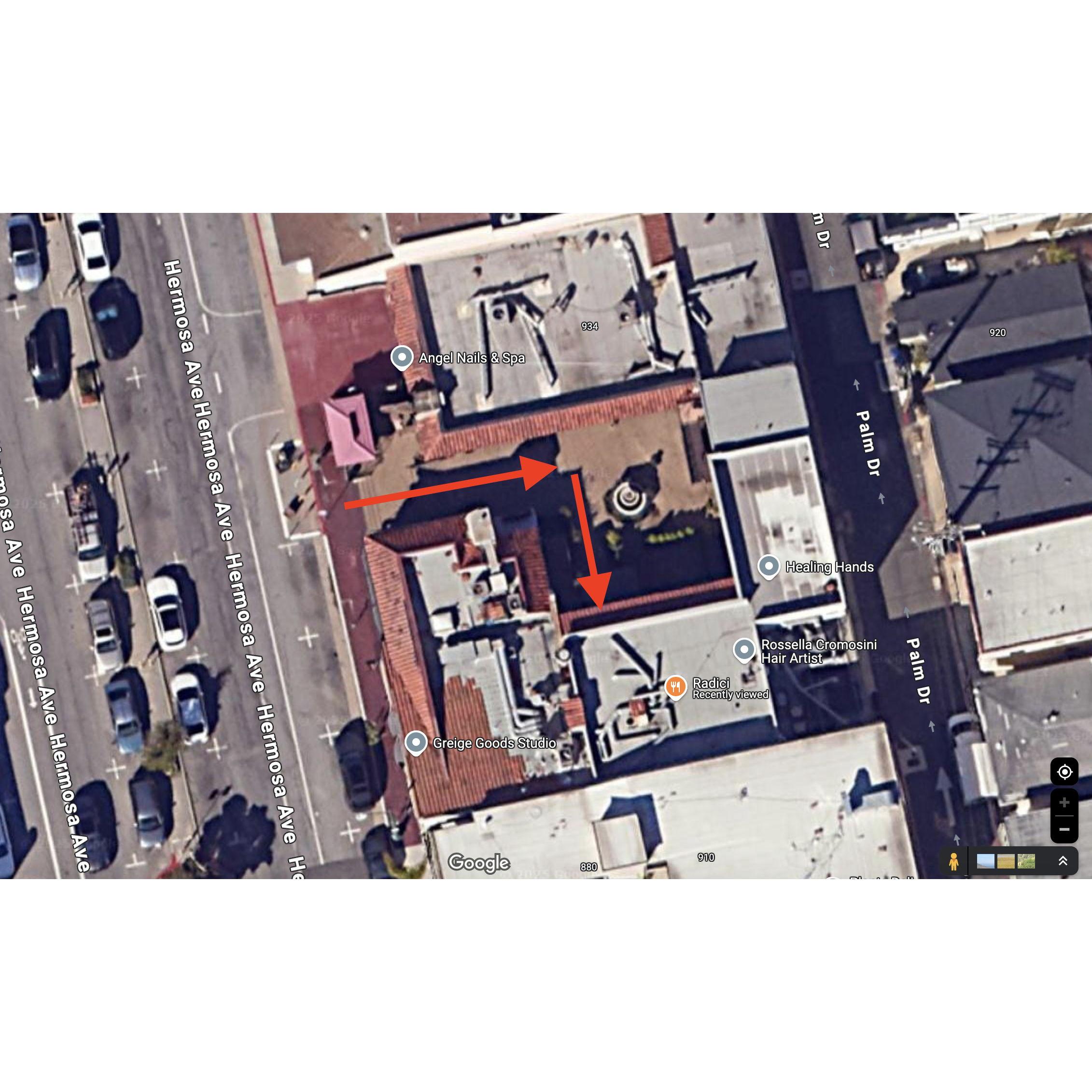 This is a satellite view of Radici with the same arrows from street level, going up the stairs and turning right.