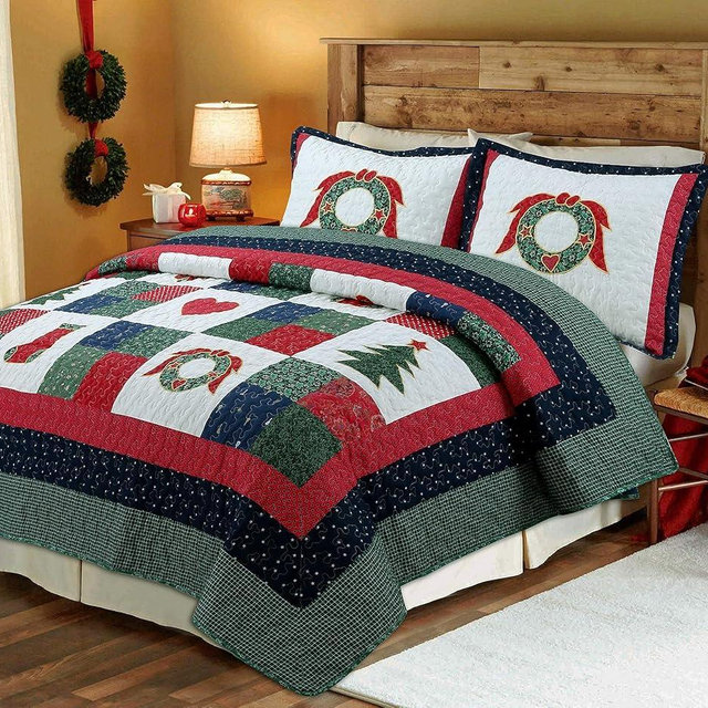 Cozy Line Home Fashions Christmas True Patchwork Wreaths Pine Tree Stockings Rustic Reversible Quilt Bedding Set, Coverlet Bedspread (Happy Christmas, King - 3 Piece)