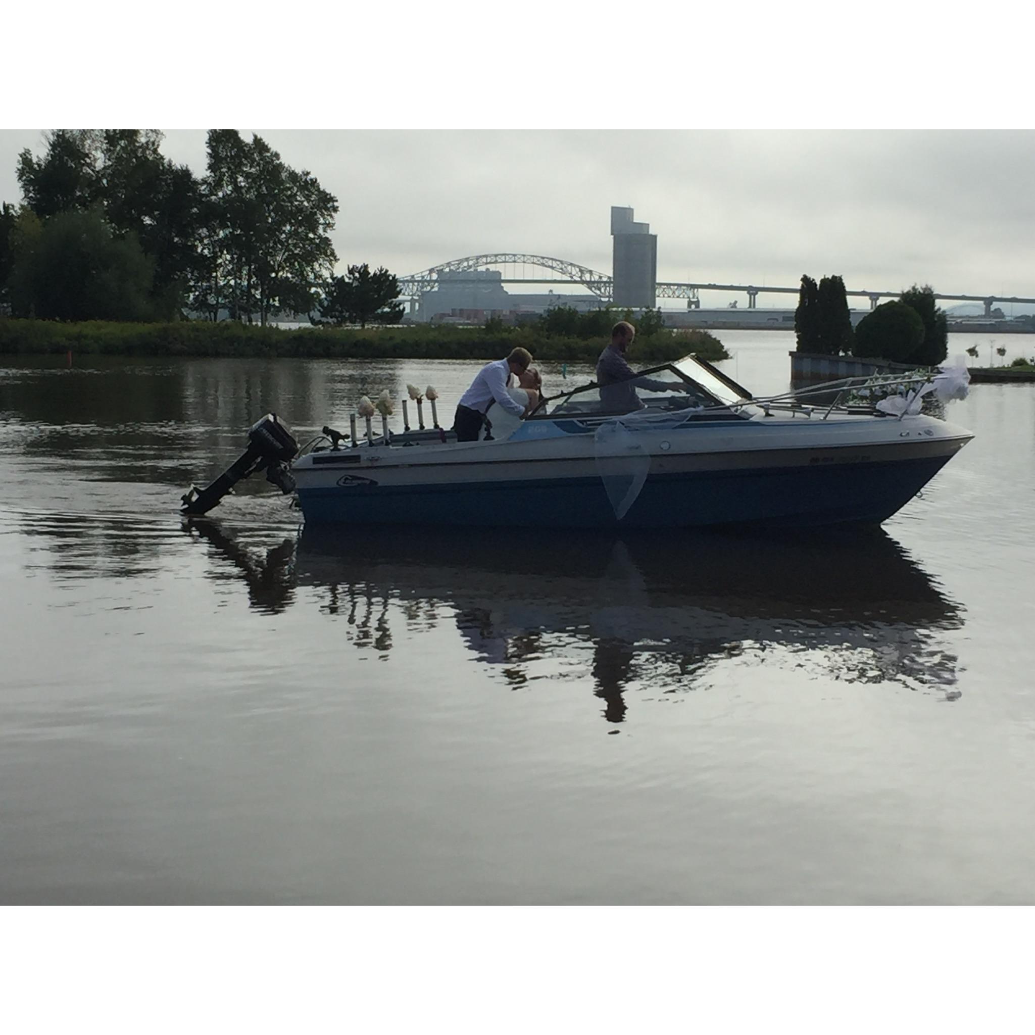 Eric & Kenzie (Grant's brother and sister-in-law) surprised us with a boat ride under the Lift Bridge after the ceremony.