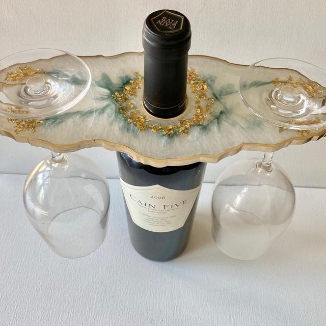 Geode resin wine or champagne butler,...