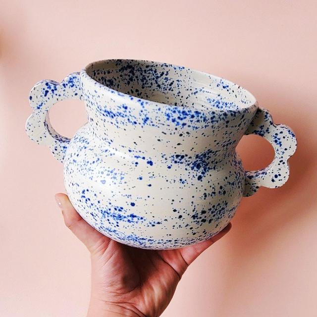 EGG FLOWER VASE 5X9 WITH 4.5 IN OPENING