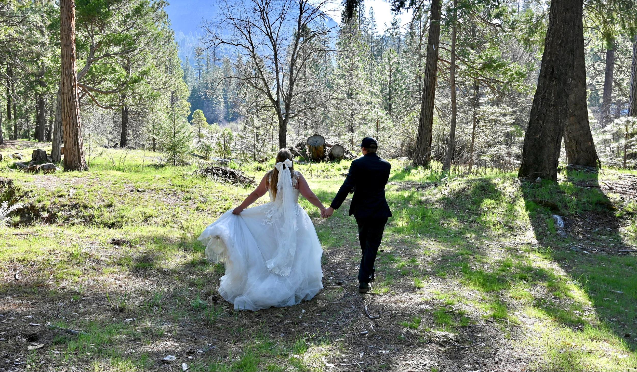 The Wedding Website of Lindsey Motta and Trevor Woods