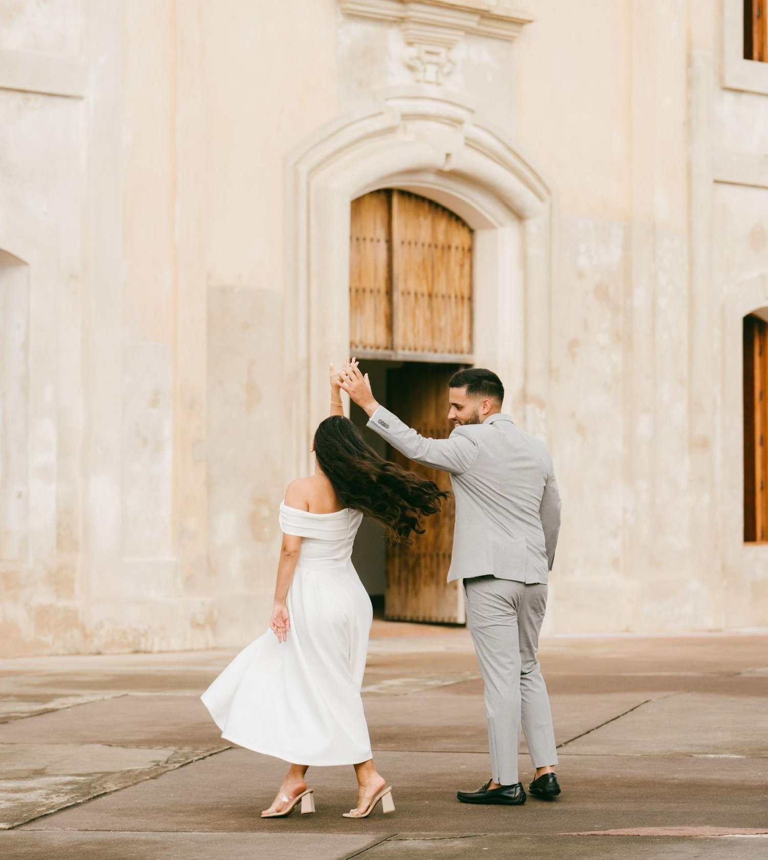 The Wedding Website of Laura Gómez Guzmán and Miguelo Meléndez Alicea