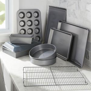 Calphalon ® 10-Piece Nonstick Bakeware Set