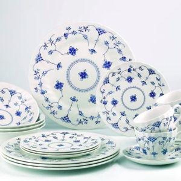 Churchill Brook Finlandia Dinner Set