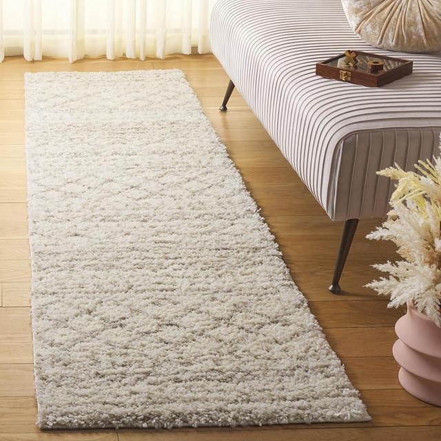 SAFAVIEH Arizona Shag Collection Runner Rug - 2'3" x 6', Ivory & Beige, Moroccan Design, Non-Shedding & Easy Care, 1.6-inch Thick Ideal for High Traffic Areas in Living Room, Bedroom (ASG741A)