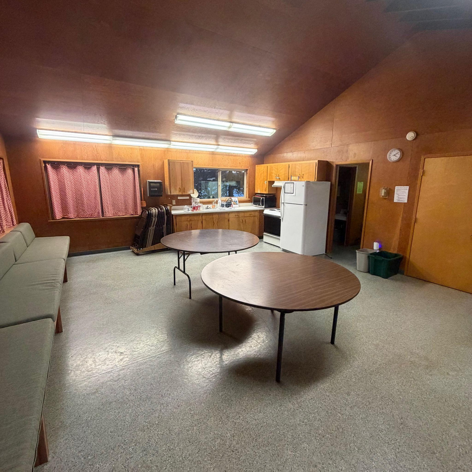 Indoor unit - "Upper Health House" This unit includes: 3 full baths, 3 separate bedrooms, full kitchen, common area.