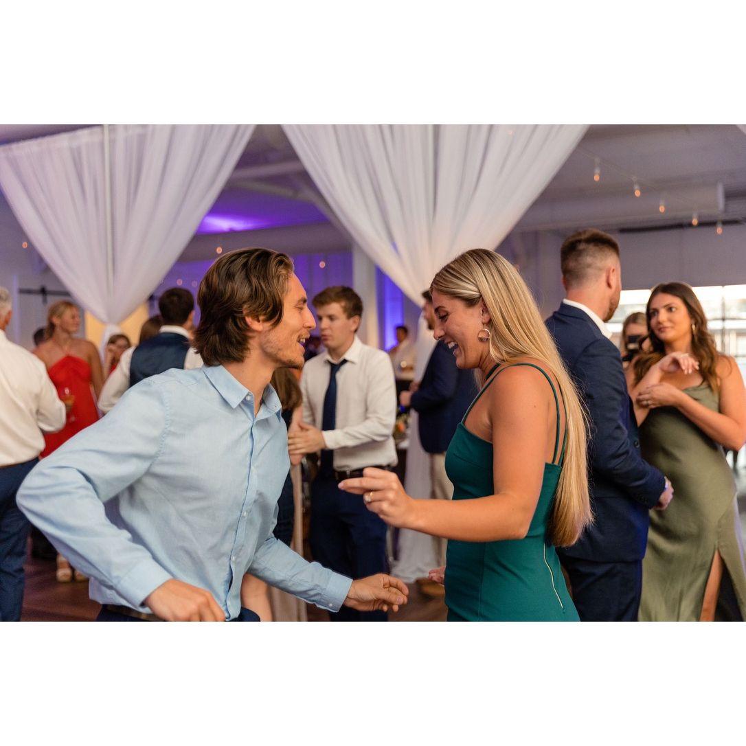 Hannah and Luke making moves on the dance floor in Nashville