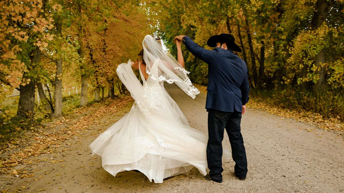 Ellis Ranch Event Center | Wedding Venues | Cost, Reviews & Photos | Zola